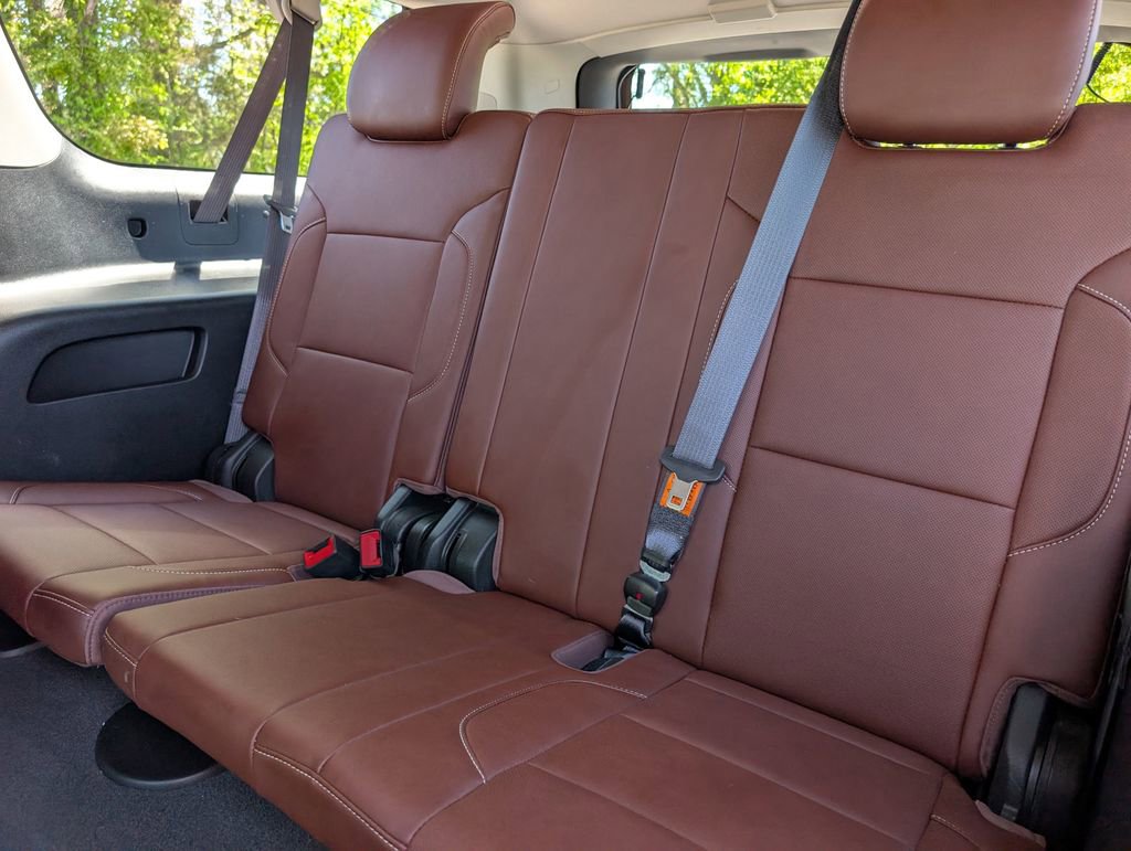 Used 2019 Chevrolet Suburban Premier w/ Premier Plus Edition image 14