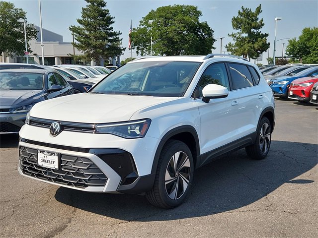 New 2025 Volkswagen Taos SE image 4