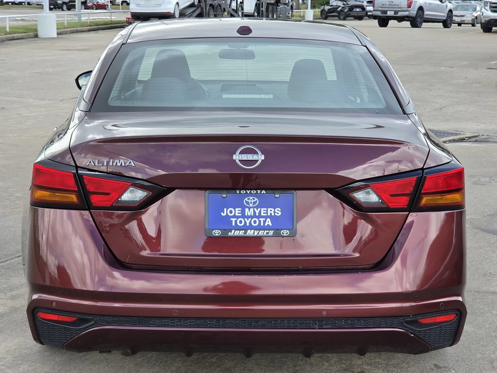 Used 2025 Nissan Altima 2.5 SV FWD image 8