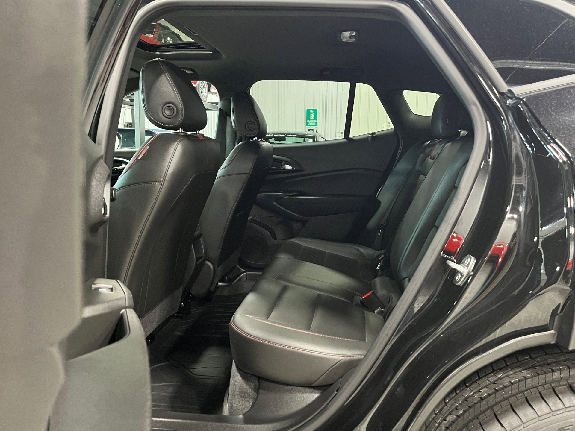 Certified 2024 Chevrolet Trax RS w/ Sunroof Package FWD image 10