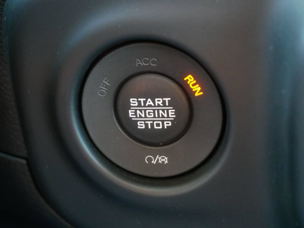 Used 2021 Jeep Gladiator Sport AWD/4WD image 23