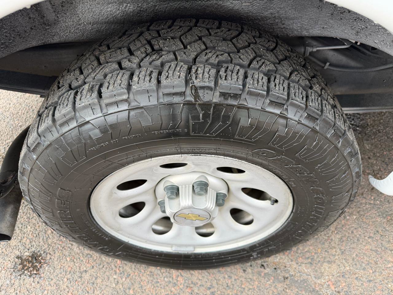 Used 2011 Chevrolet Express 1500 AWD image 28