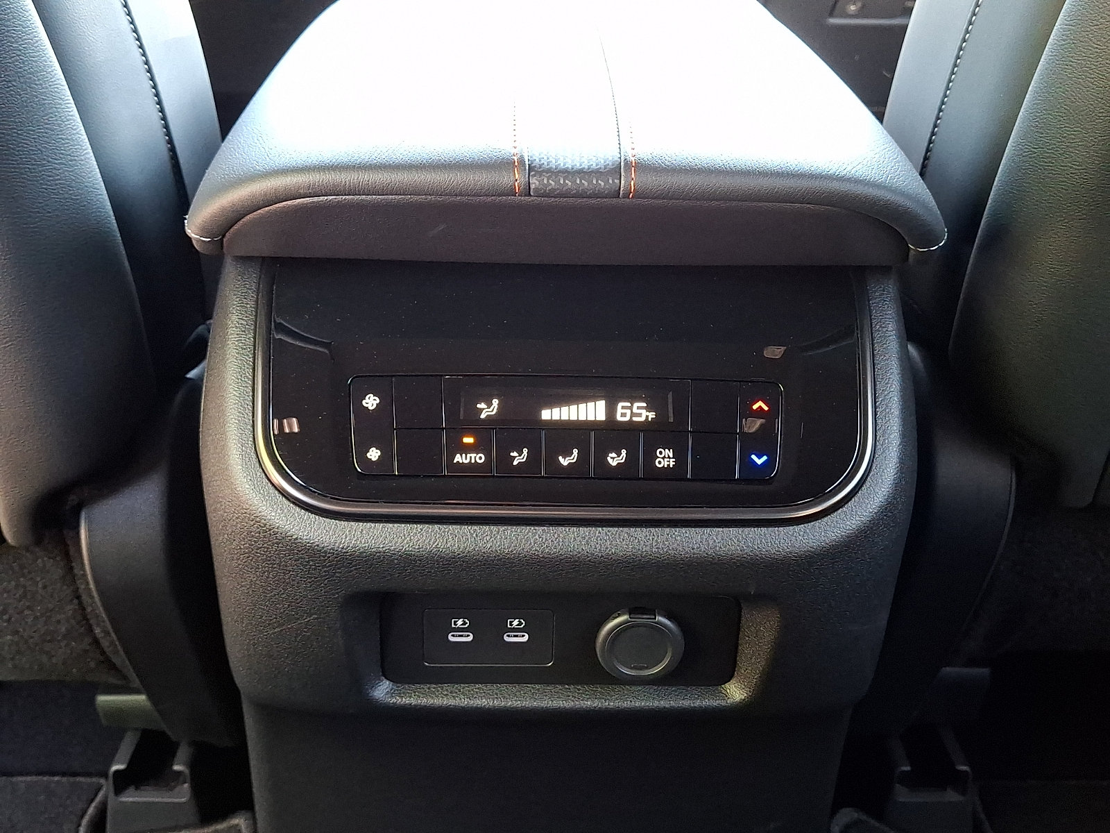 Used 2026 Nissan Armada PRO-4X w/ Captain's Chari Seat Package AWD/4WD image 12