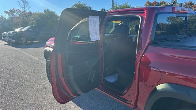 Certified 2024 Chevrolet Colorado Trail Boss w/ Advanced Trailering Package image 28