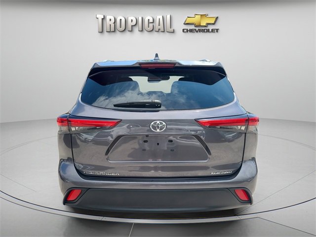 Used 2022 Toyota Highlander XLE image 4