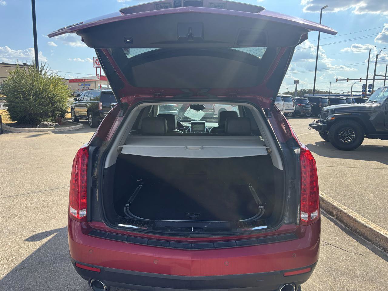 Used 2010 Cadillac SRX Premium FWD image 6