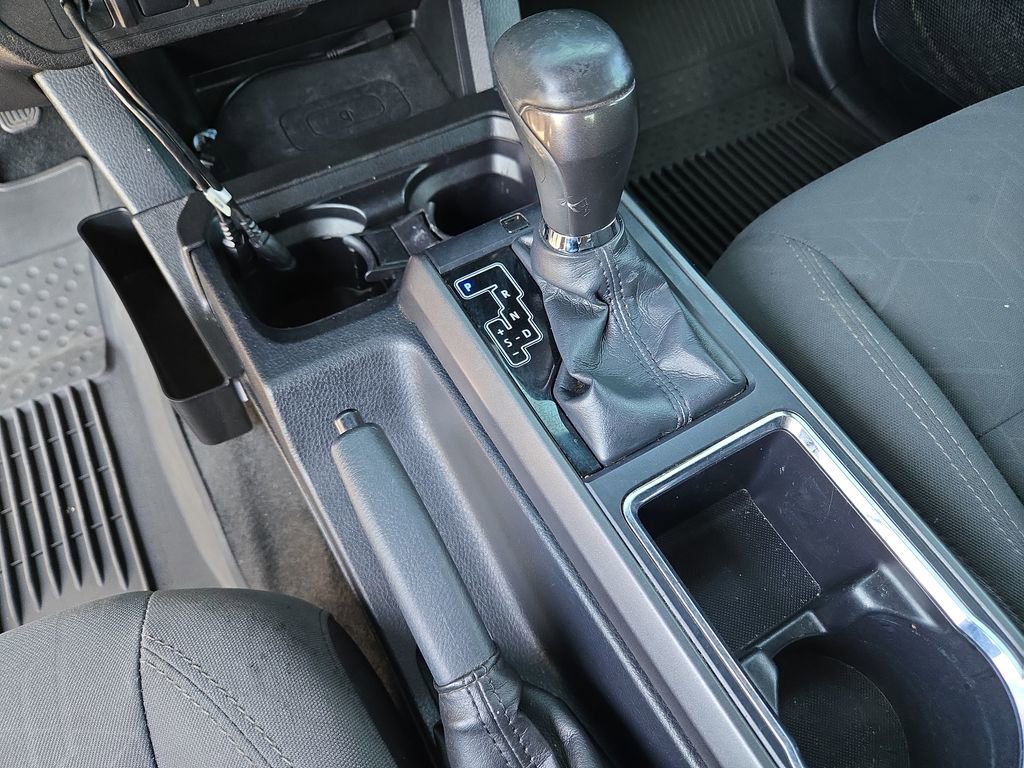 Used 2019 Toyota Tacoma TRD Off-Road AWD/4WD image 19