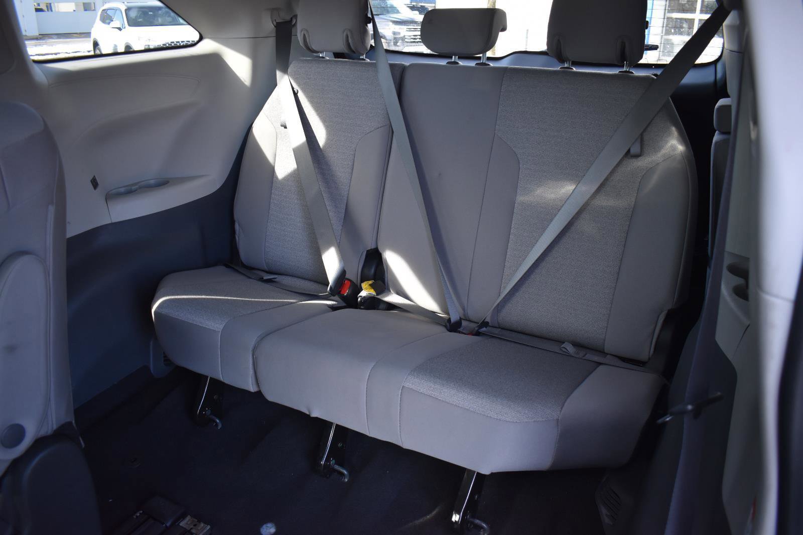 Used 2024 Toyota Sienna LE image 16