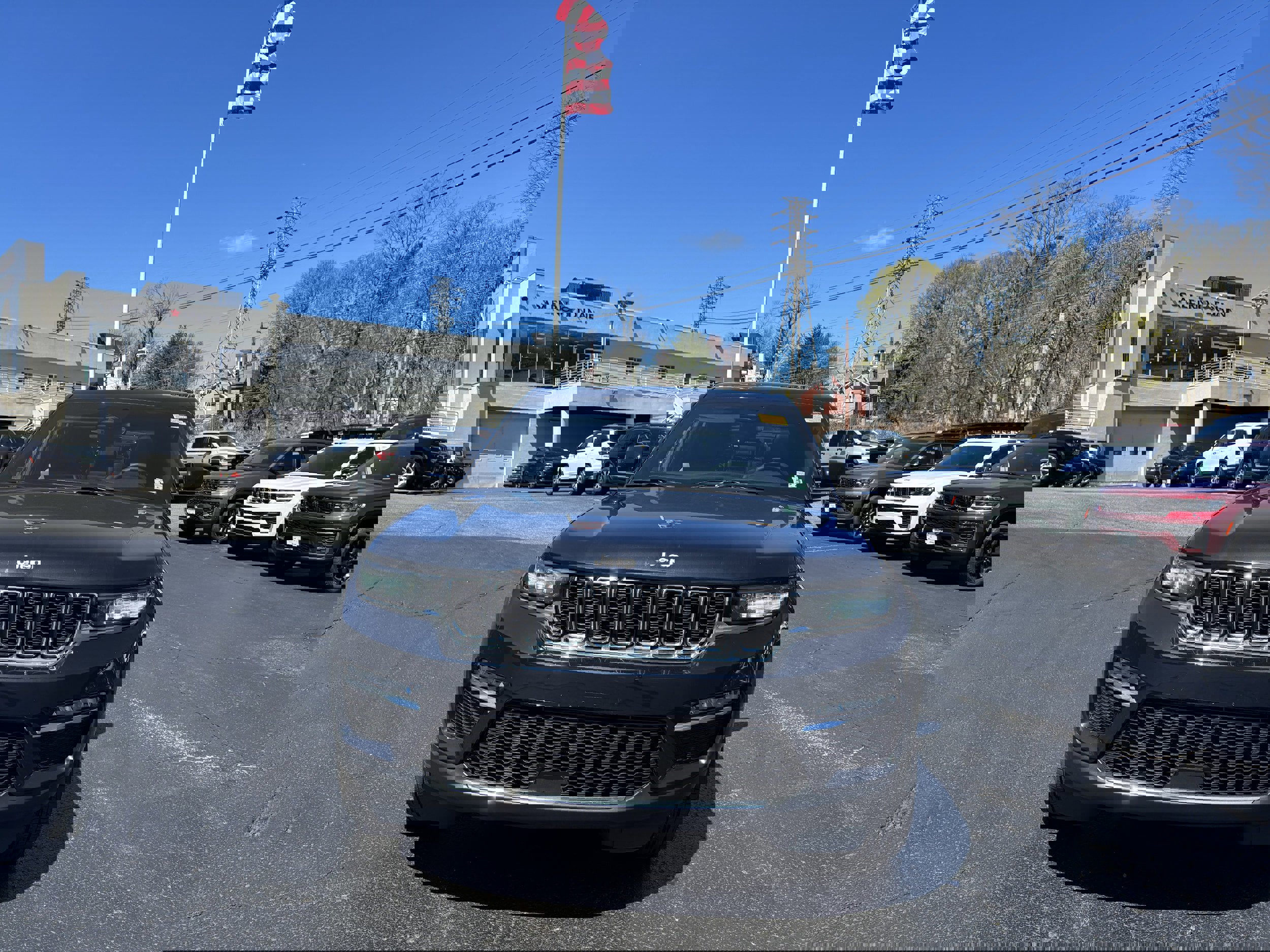 Certified 2024 Jeep Grand Cherokee Limited image 2