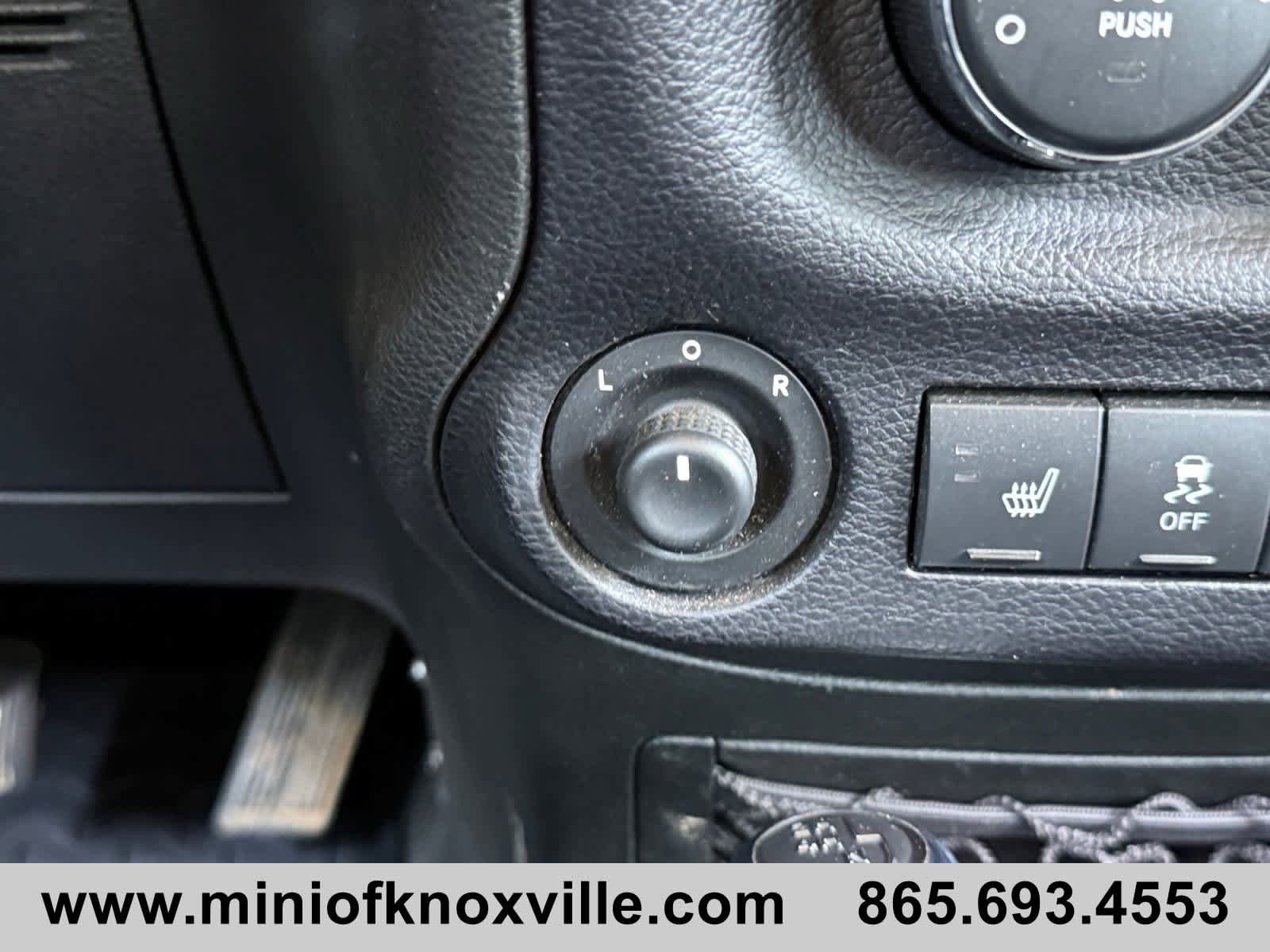 Used 2015 Jeep Wrangler Unlimited Rubicon w/ Dual Top Group AWD/4WD image 24