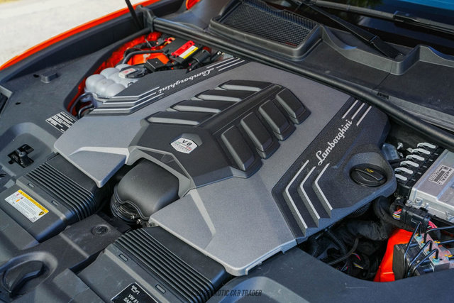 Used 2022 Lamborghini Urus image 17