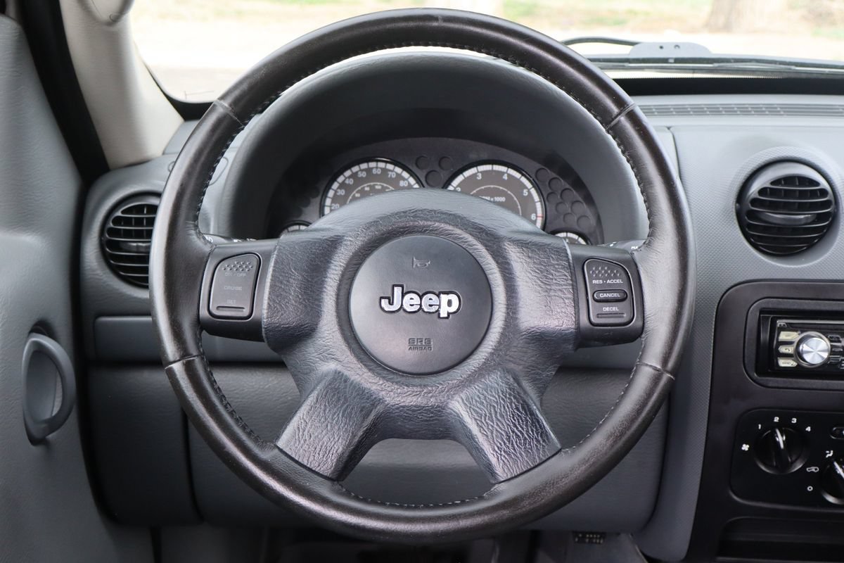 Used 2006 Jeep Liberty Sport AWD/4WD image 18