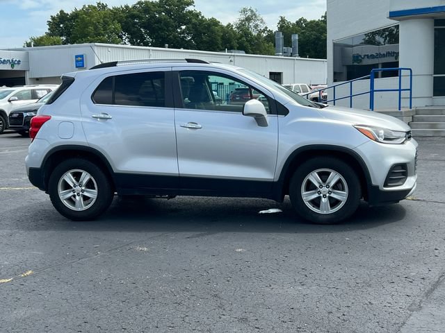 Used 2018 Chevrolet Trax LT w/ LT Convenience Package FWD image 38