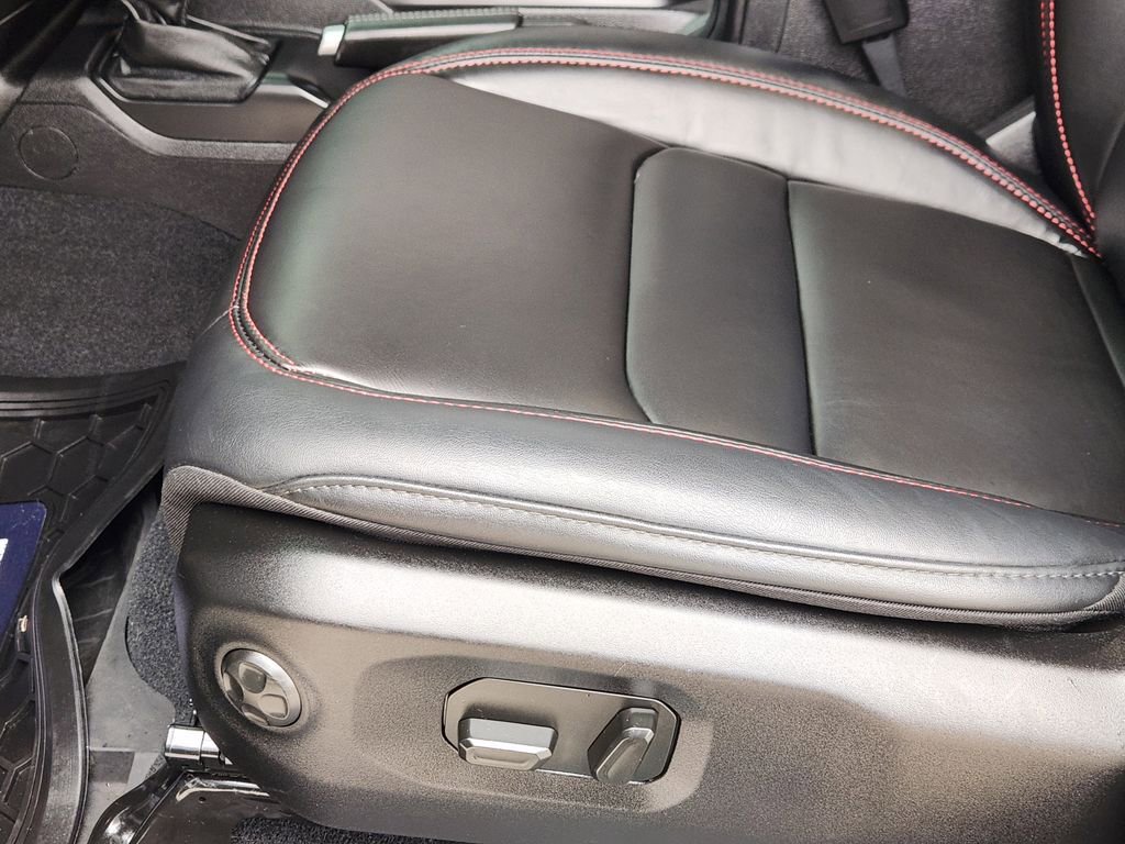 Used 2024 Jeep Wrangler Unlimited Rubicon image 25