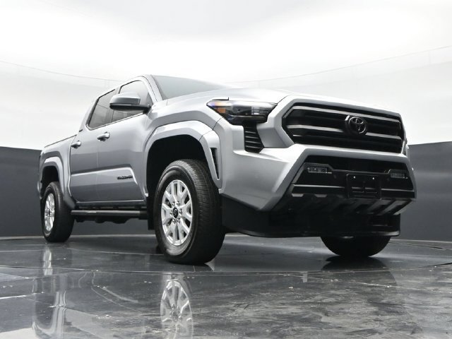 Used 2024 Toyota Tacoma SR5 AWD/4WD image 42