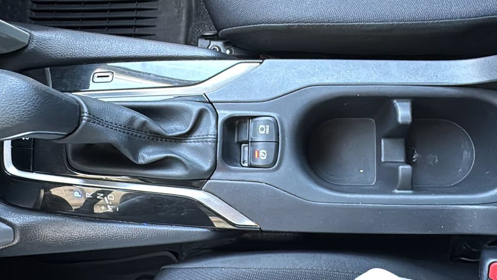 Used 2024 Toyota Corolla Cross LE FWD image 15