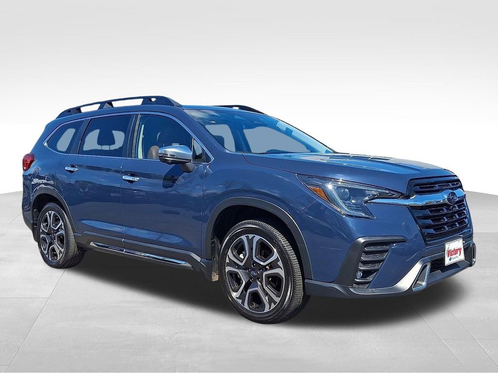 Used 2023 Subaru Ascent Touring image 1