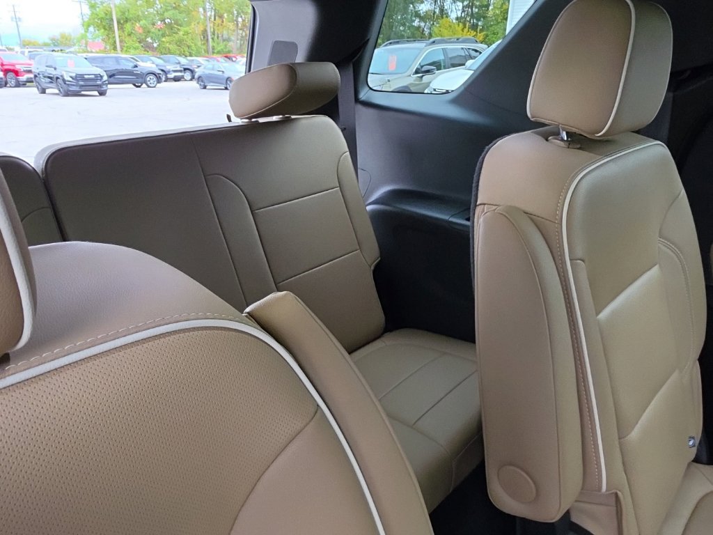 Certified 2023 Chevrolet Traverse Premier w/ LPO, Floor Liner Package AWD/4WD image 34