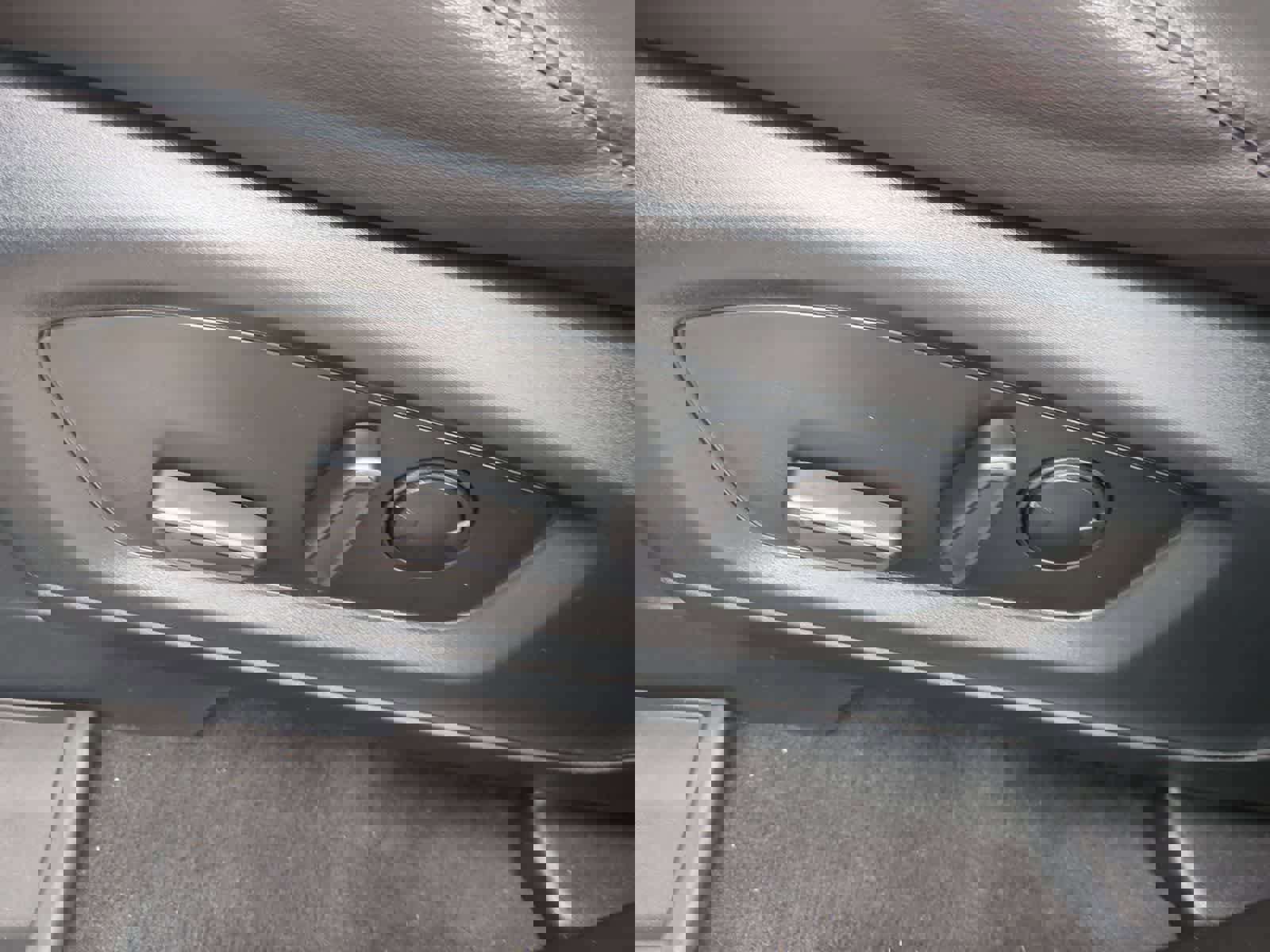 Used 2023 Ford Explorer Platinum w/ Technology Package image 17