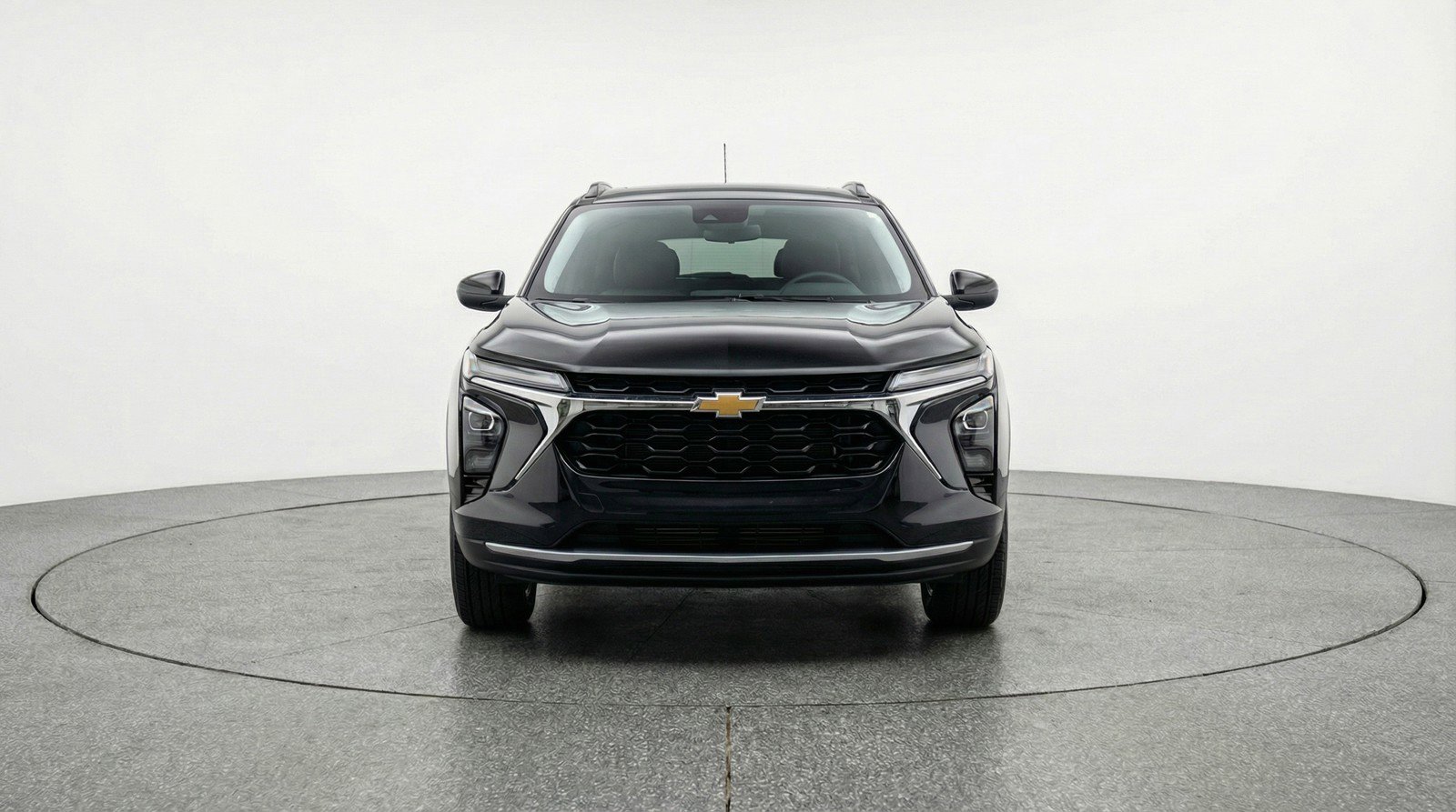Used 2025 Chevrolet Trax LT FWD image 2