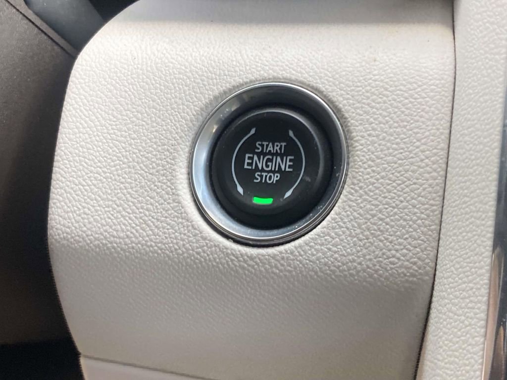 Used 2024 GMC Acadia Denali FWD image 18