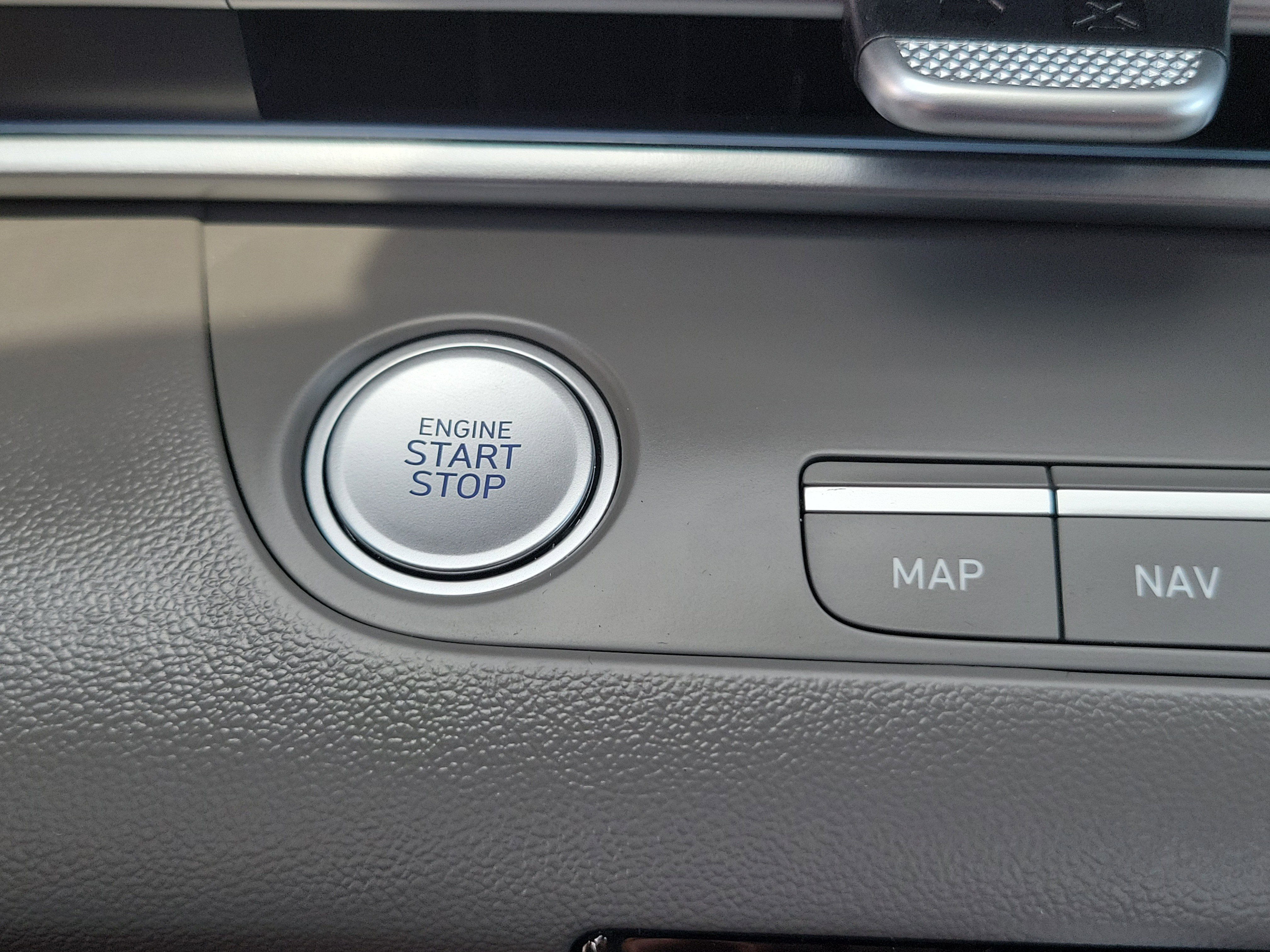 Certified 2025 Hyundai Elantra SEL image 14