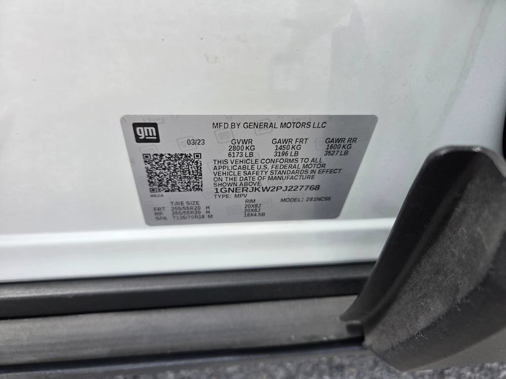 Used 2023 Chevrolet Traverse RS FWD image 22
