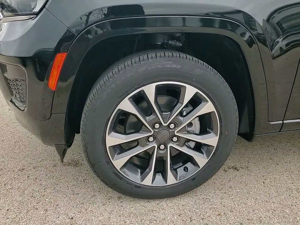 New 2025 Jeep Grand Cherokee L Overland w/ Trailer Tow Package image 18