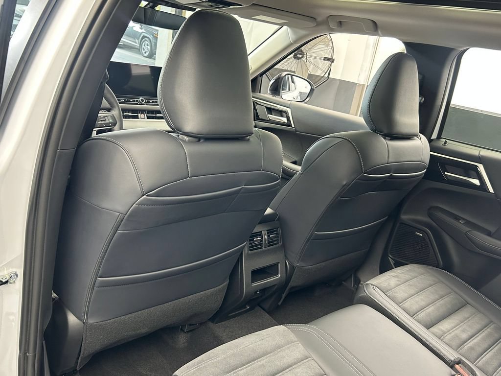 New 2026 Mitsubishi Outlander AWD image 35