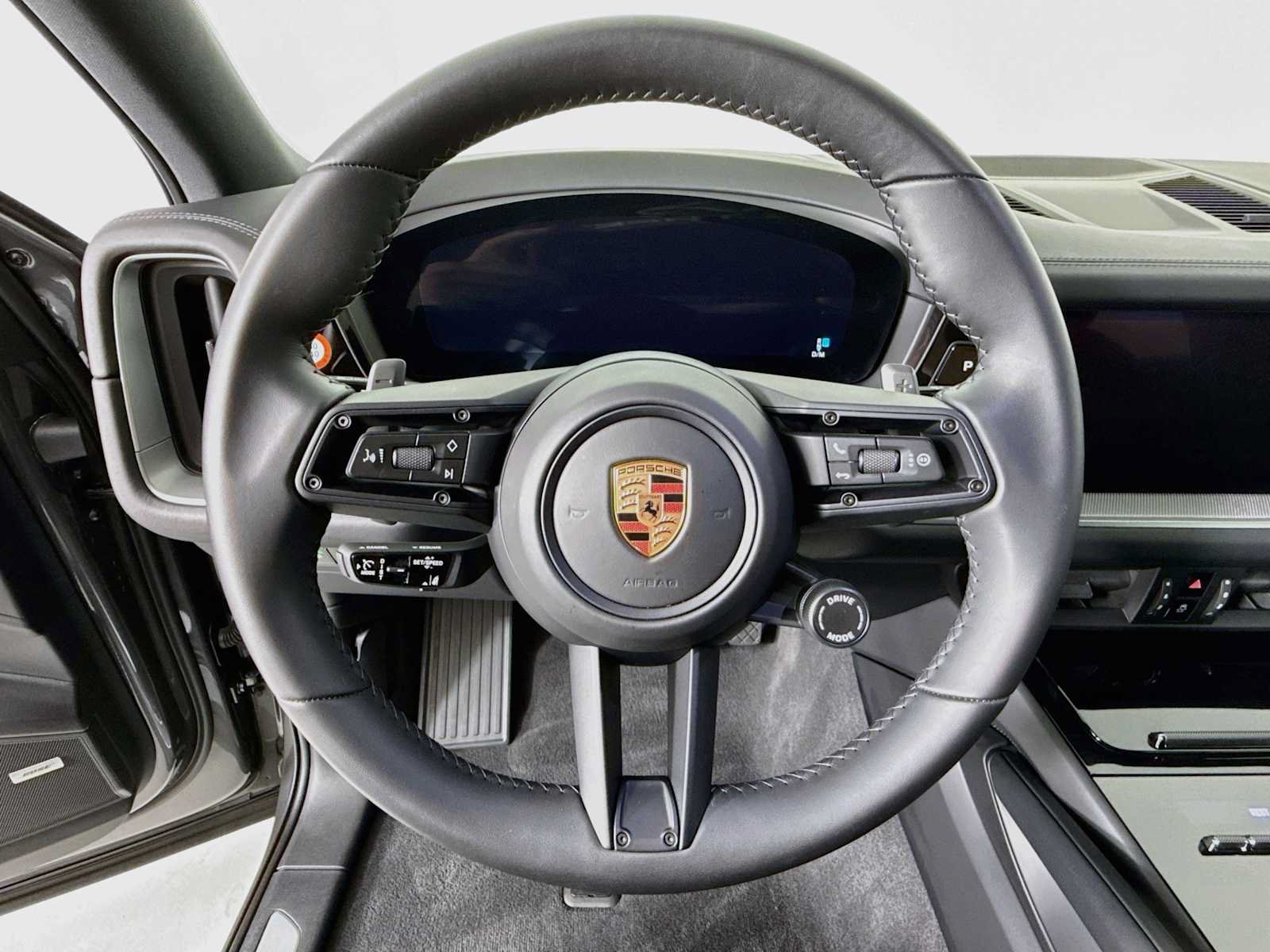 Used 2026 Porsche Cayenne AWD/4WD image 15