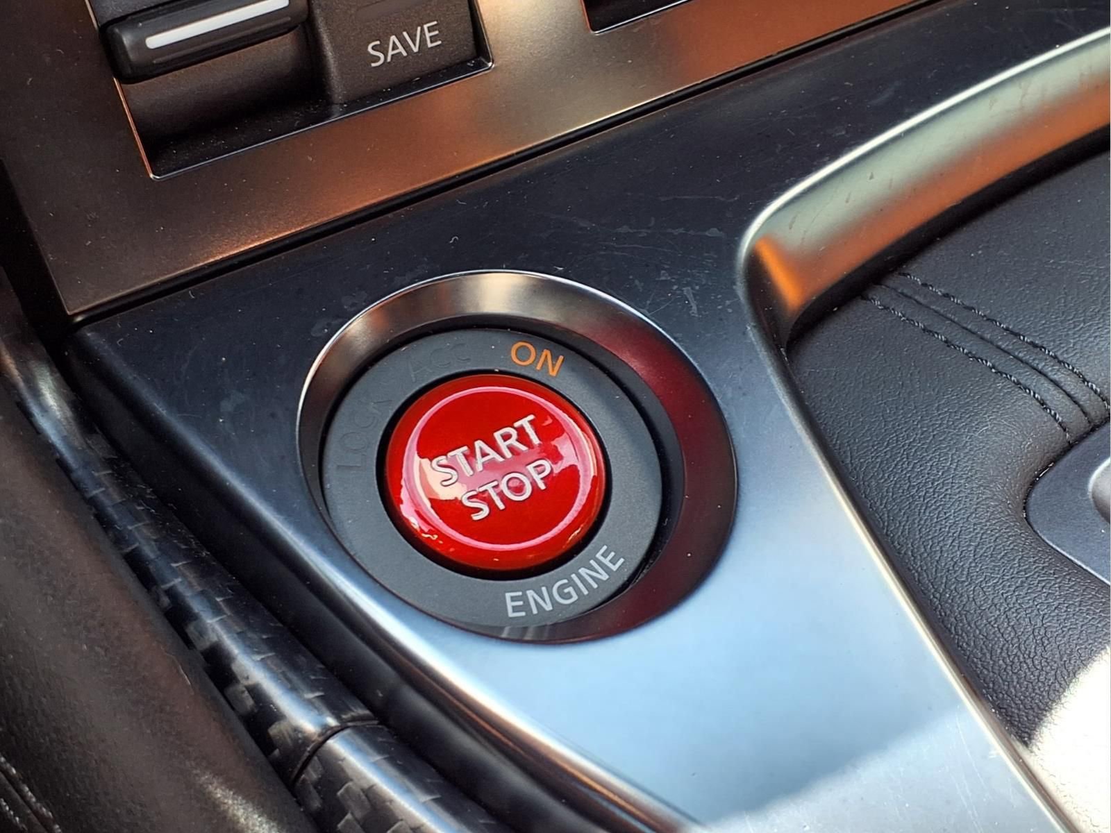 Used 2018 Nissan GT-R Premium w/ Premium Interior Package image 21