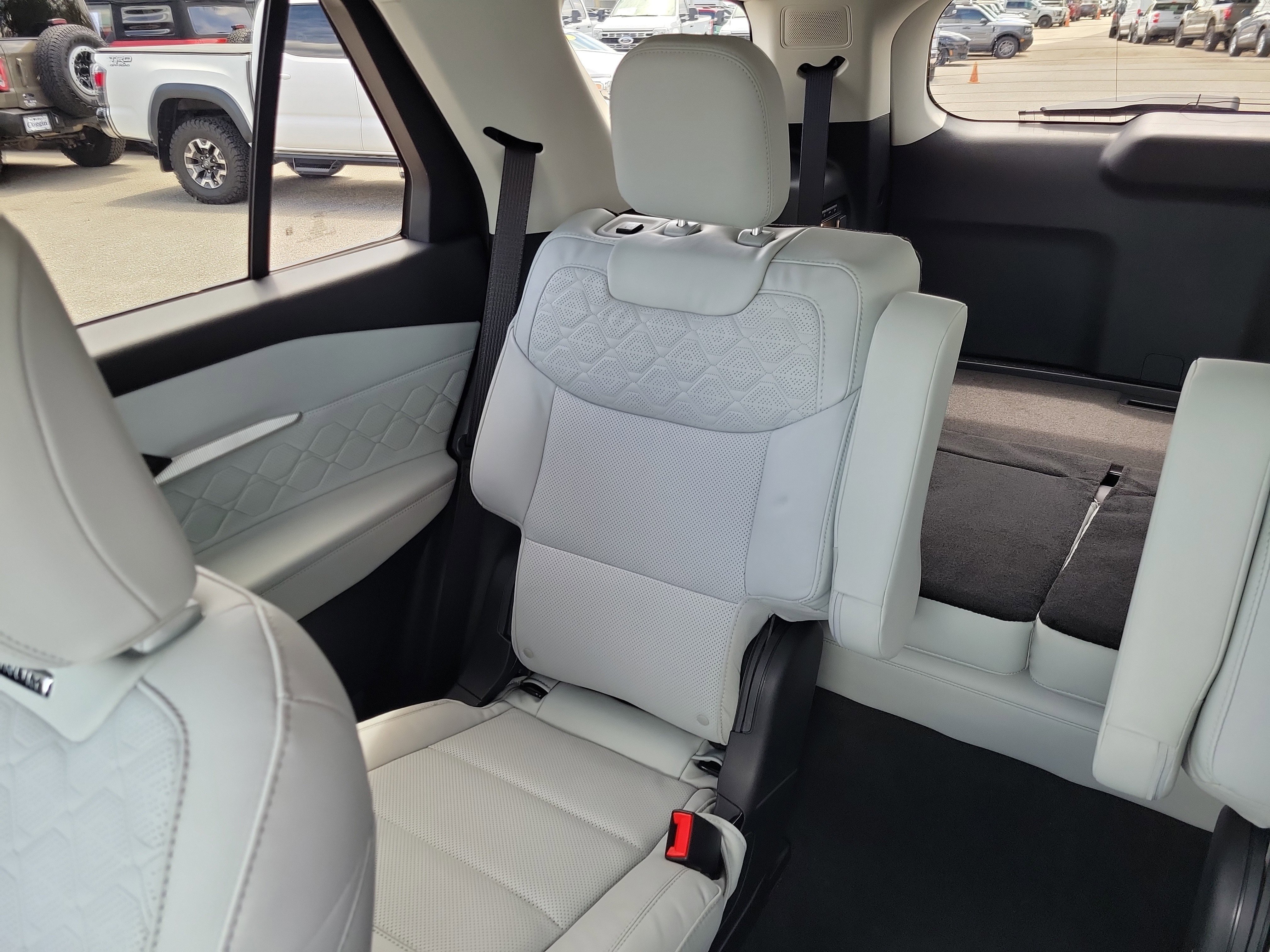 Used 2026 Ford Explorer Platinum w/ LUX Leather Package image 10