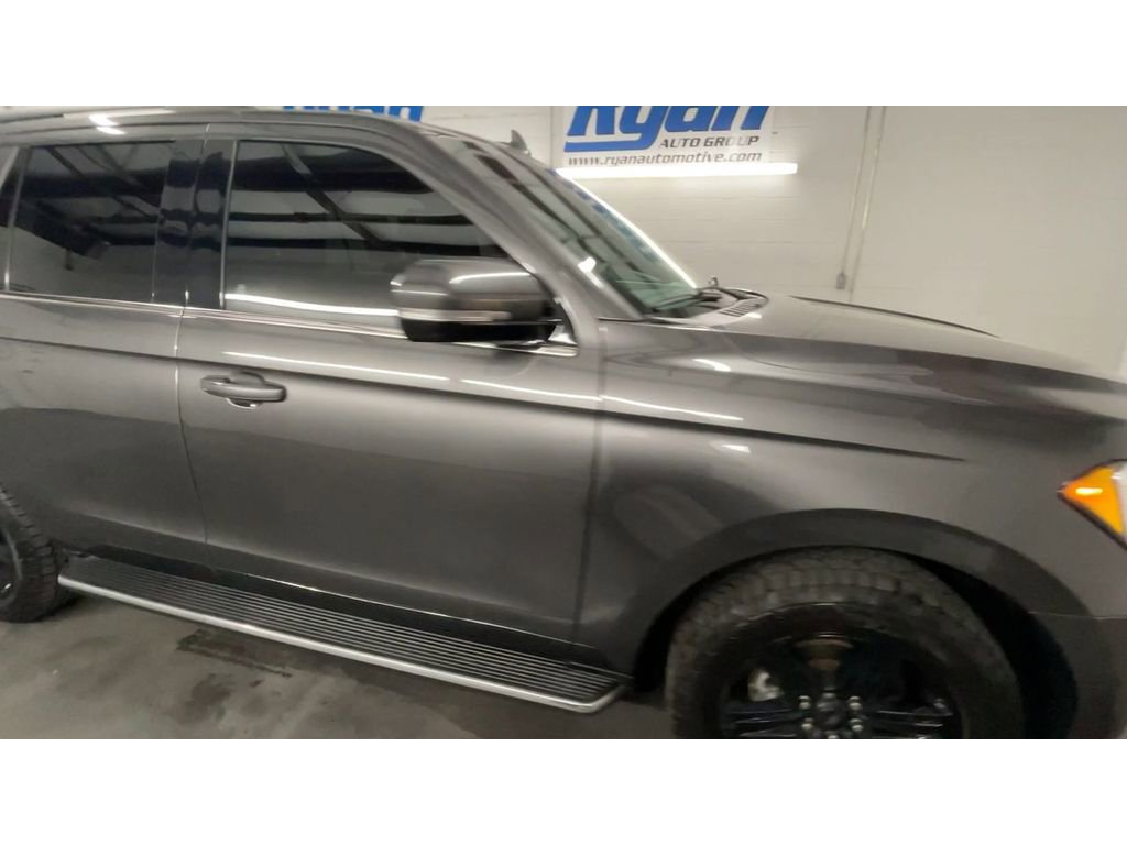 Used 2021 Ford Expedition XLT image 2
