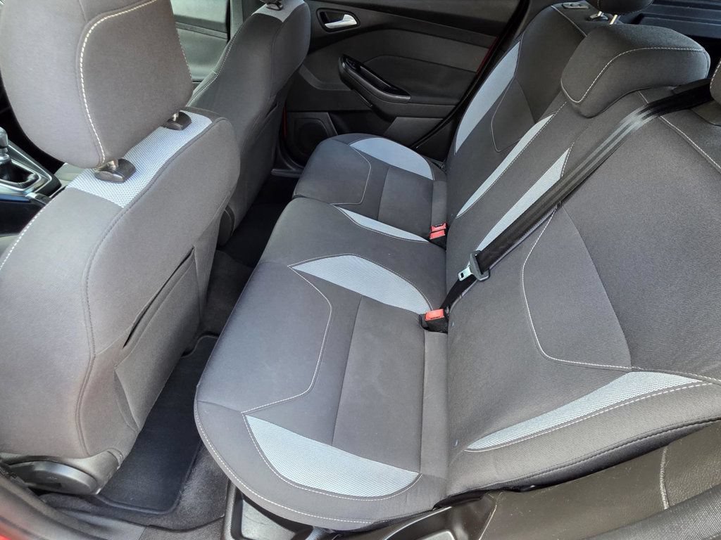 Used 2016 Ford Focus ST FWD image 9