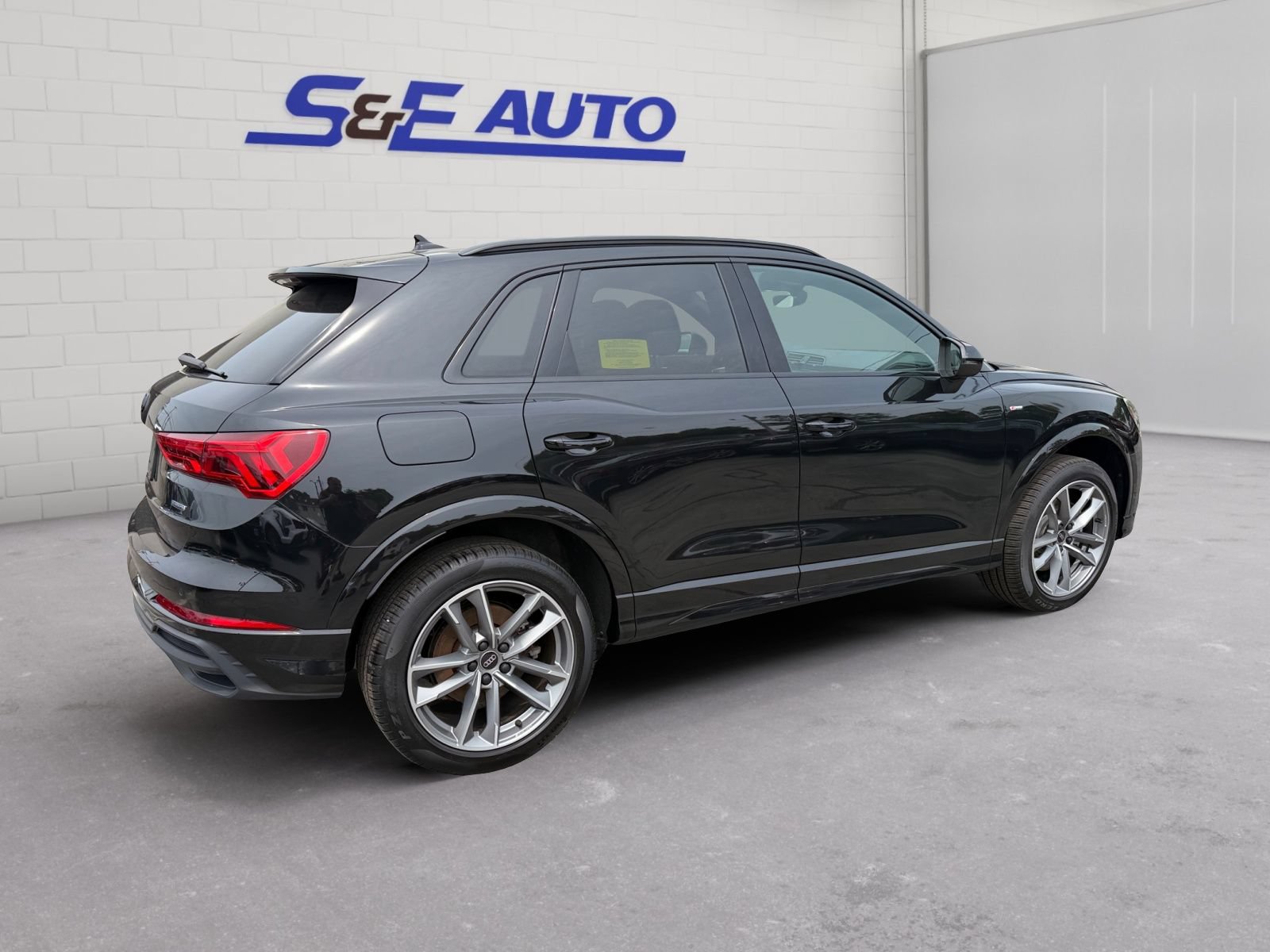 Used 2023 Audi Q3 2.0T Premium Plus w/ Premium Plus Package AWD/4WD image 4