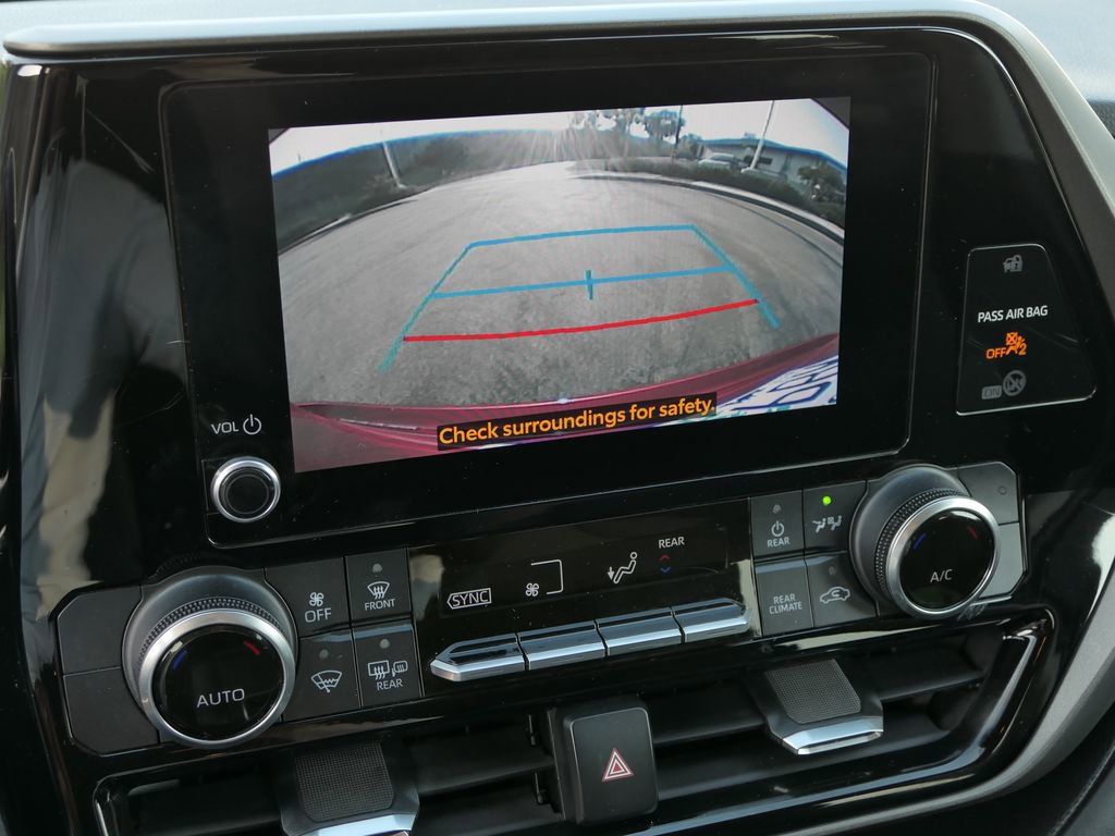 Used 2023 Toyota Highlander XSE image 19