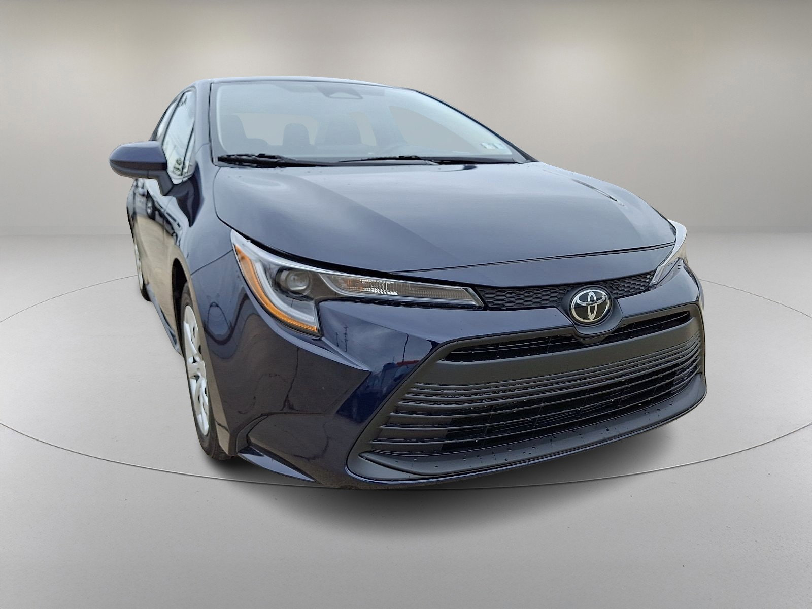 Used 2024 Toyota Corolla LE image 2