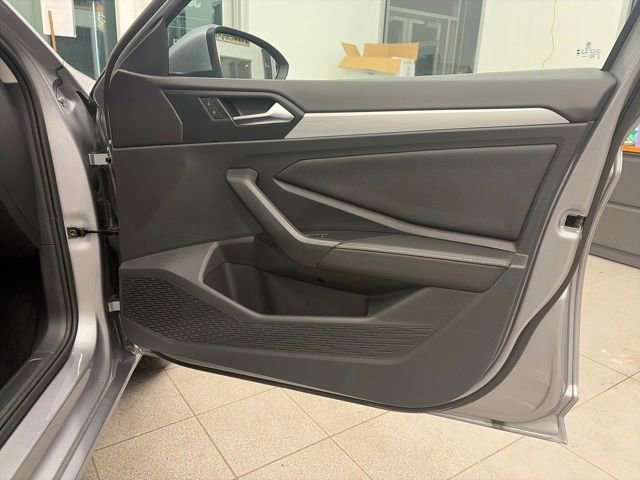 Used 2025 Volkswagen Jetta S image 40