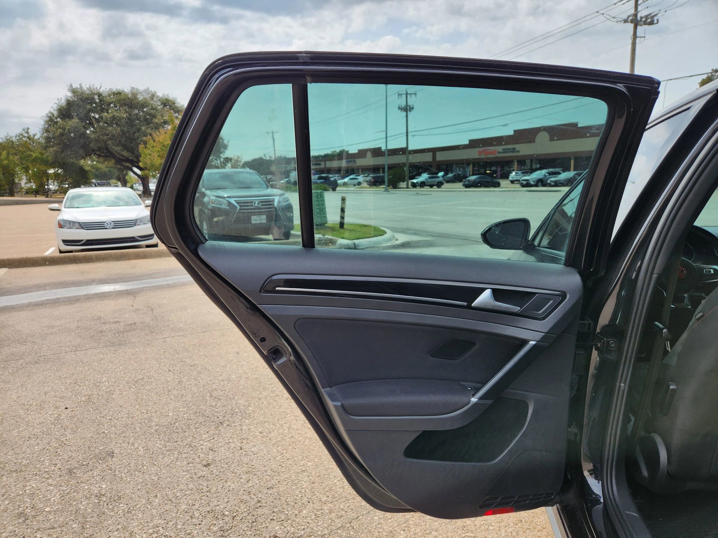 Used 2017 Volkswagen GTI S image 9