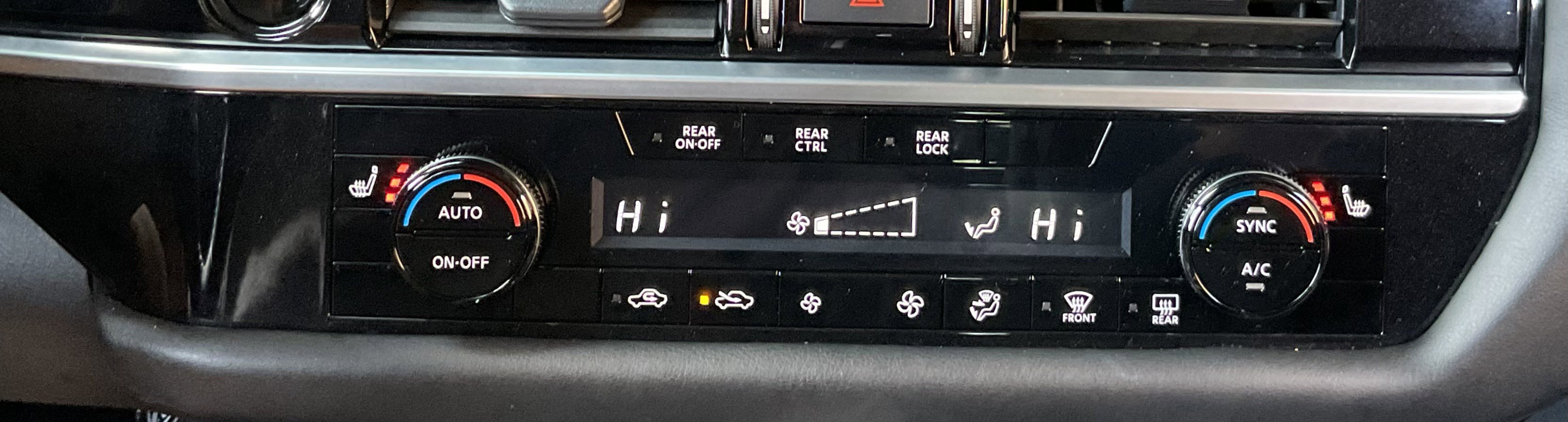 Used 2025 Nissan Pathfinder SV AWD/4WD image 15