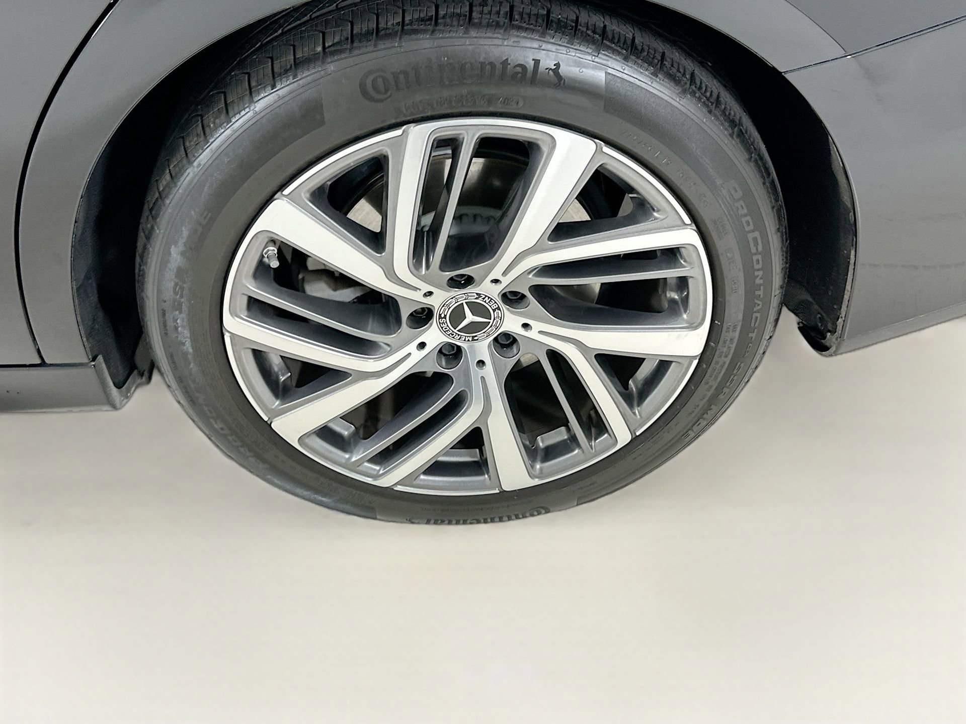 Used 2025 Mercedes-Benz E 350 Sedan image 32