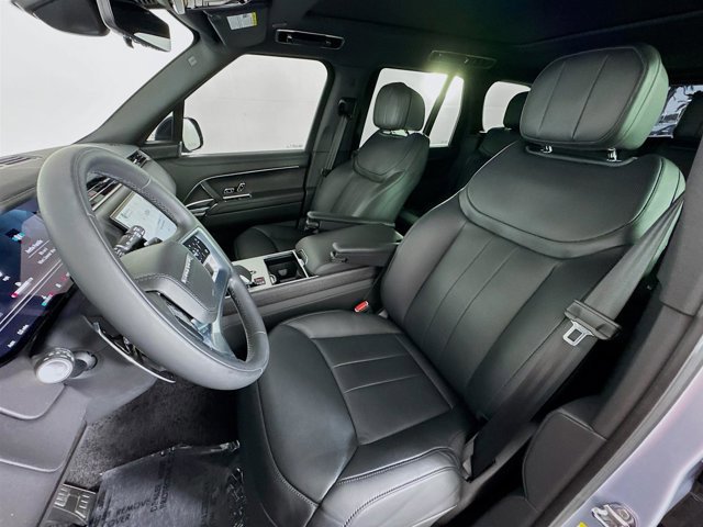 Used 2025 Land Rover Range Rover SE image 11