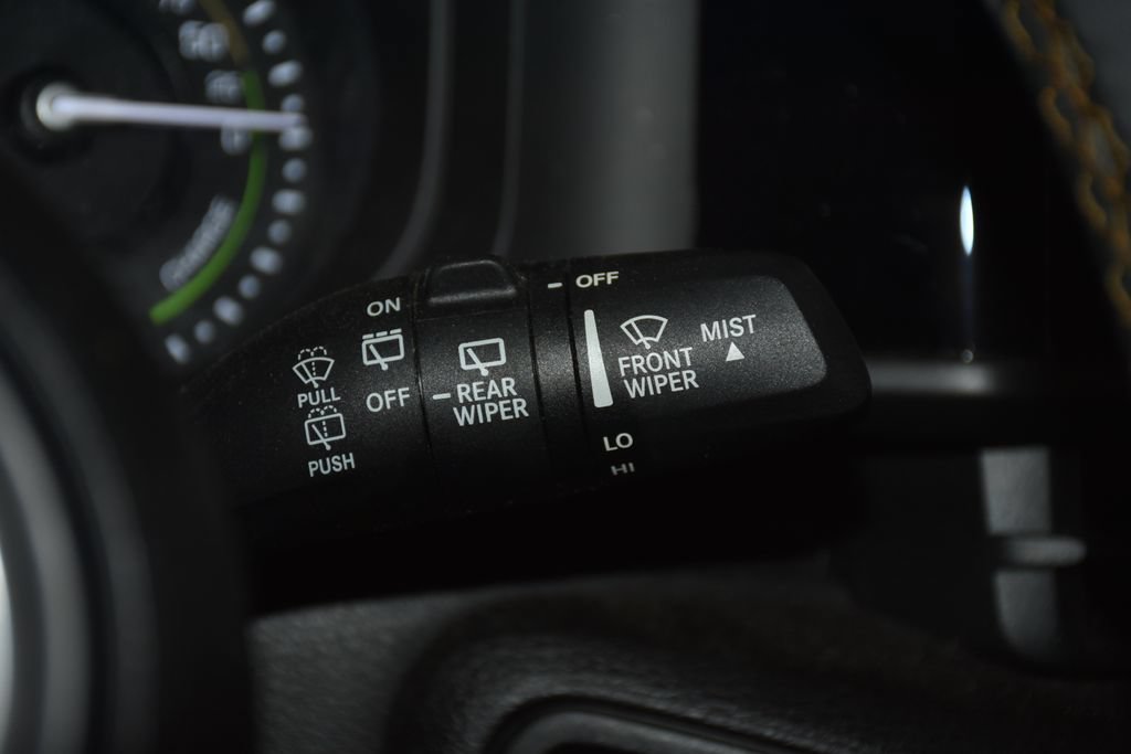 Used 2024 Jeep Wrangler Unlimited AWD/4WD image 14