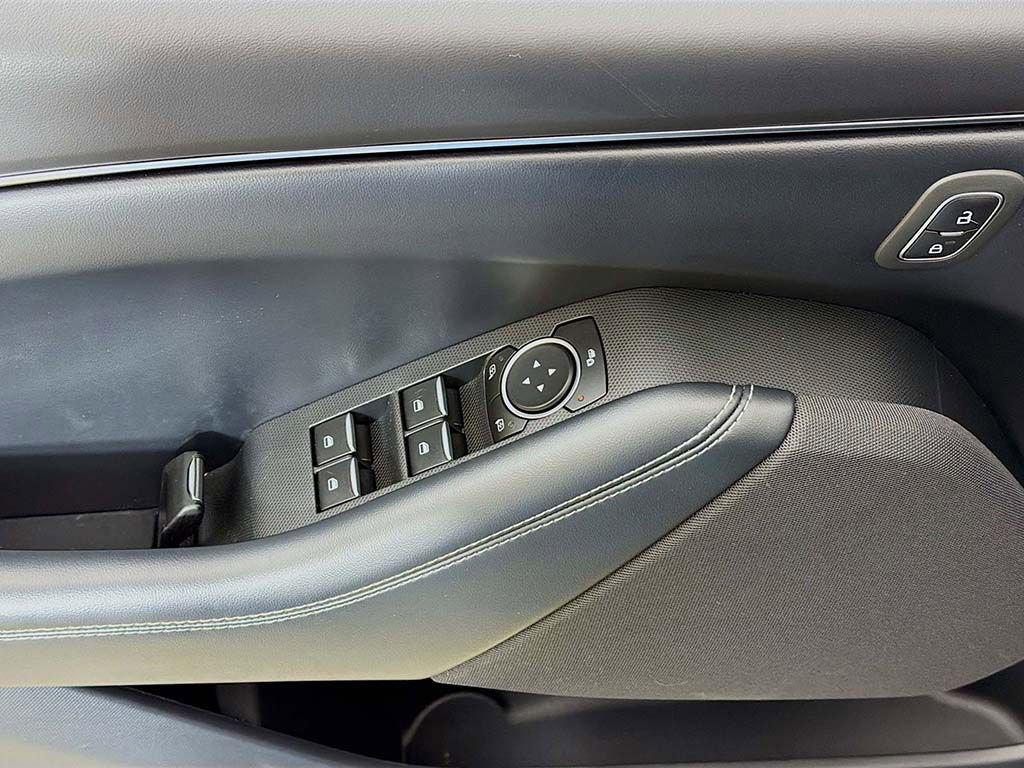 Used 2021 Ford Mustang Mach-E Select image 28