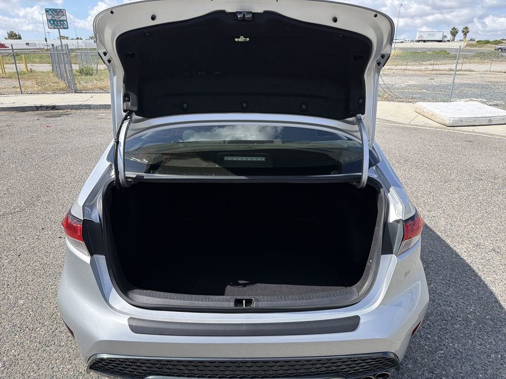 Used 2020 Toyota Corolla SE FWD image 19