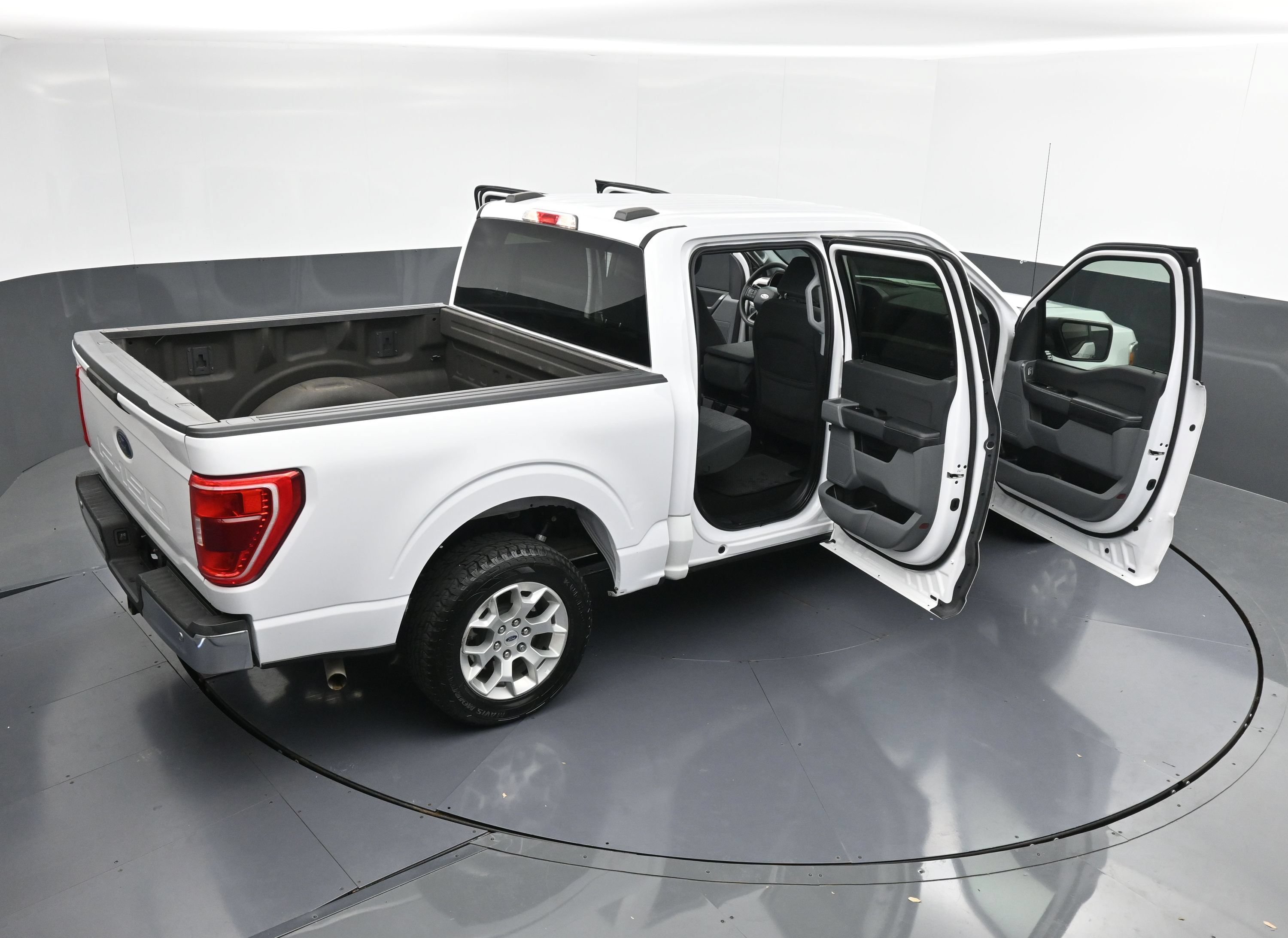 Used 2021 Ford F150 XLT RWD image 45