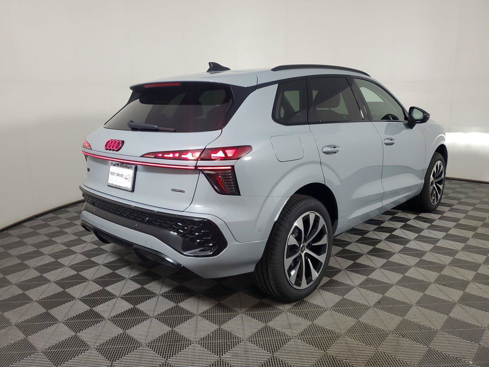 New 2026 Audi Q3 quattro 2.0T AWD/4WD image 6