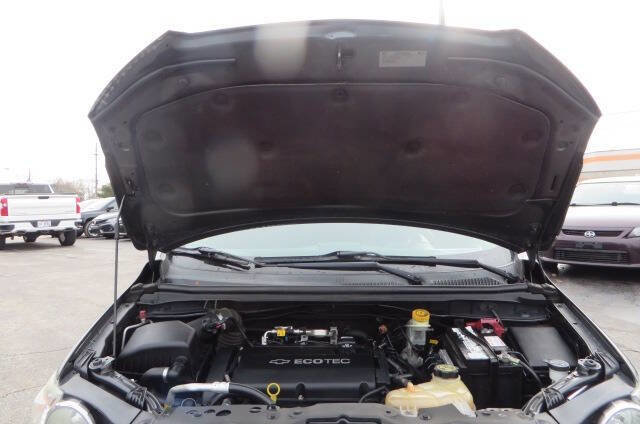 Used 2016 Chevrolet Sonic LT FWD image 10
