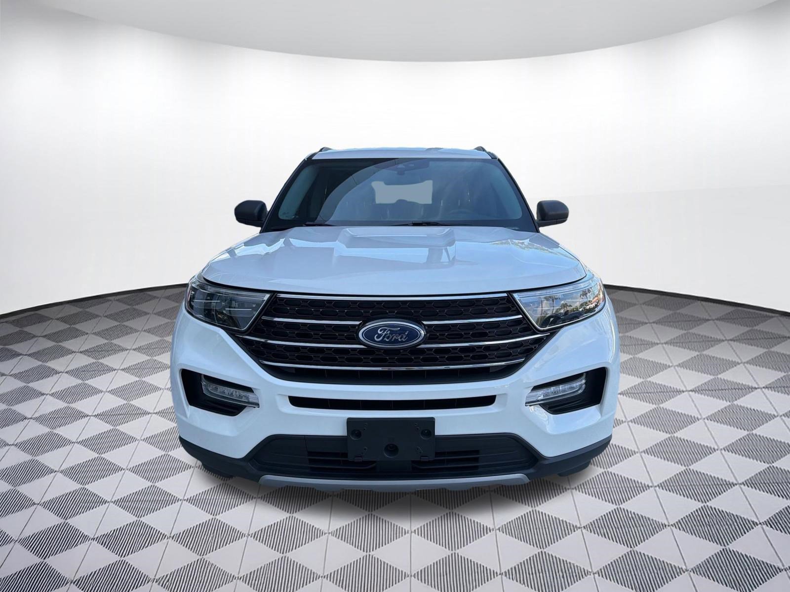 Used 2021 Ford Explorer XLT w/ Equipment Group 202A AWD/4WD image 6