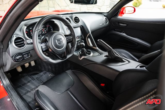 Used 2015 Dodge Viper SRT-10 RWD image 2